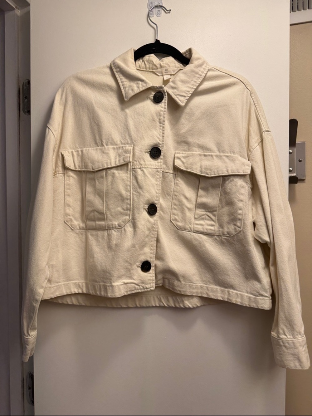H&M Cream Cropped Utility Jacket Button Front Pockets Sz M